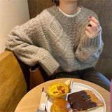 ルーズケーブルニット