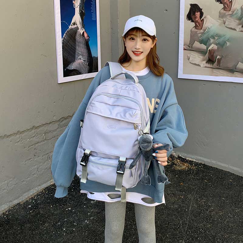 ポケットバックルリュック