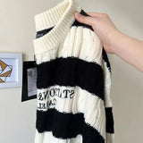 モノトーンダメージニット