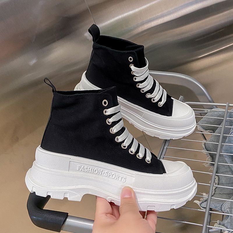 ブロックソールストリートスニーカー