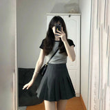 ダークカラーピタTシャツ&プリーツスカートSET