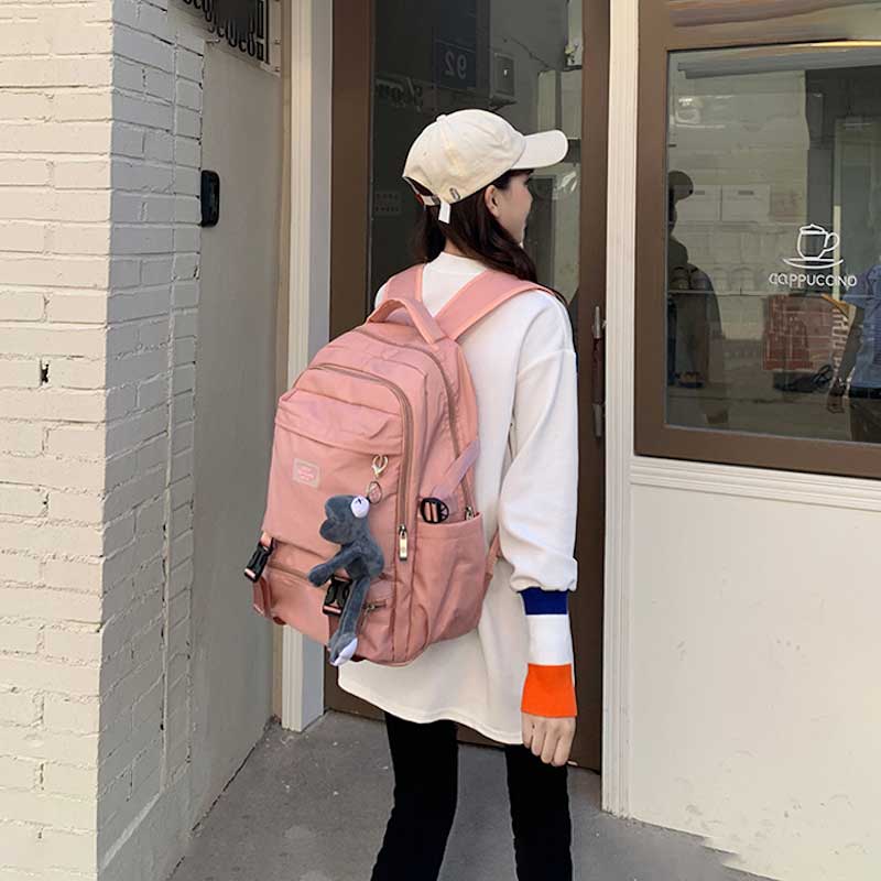 ポケットバックルリュック