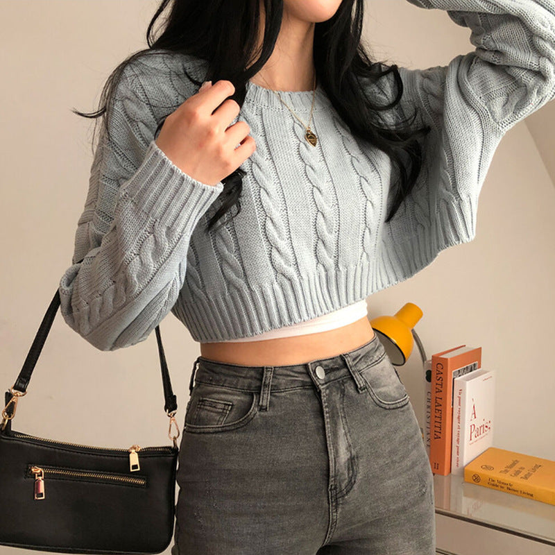 クロップドケーブルニット