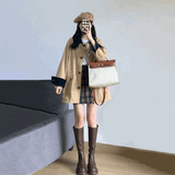 アクセントカラーベージュジャケット