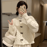 ボタンアクセントケーブルカーディガン