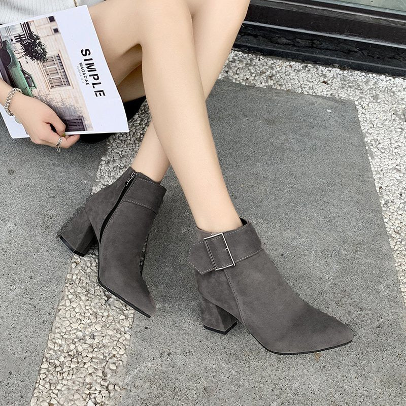 ベルトスウェードショートブーツ