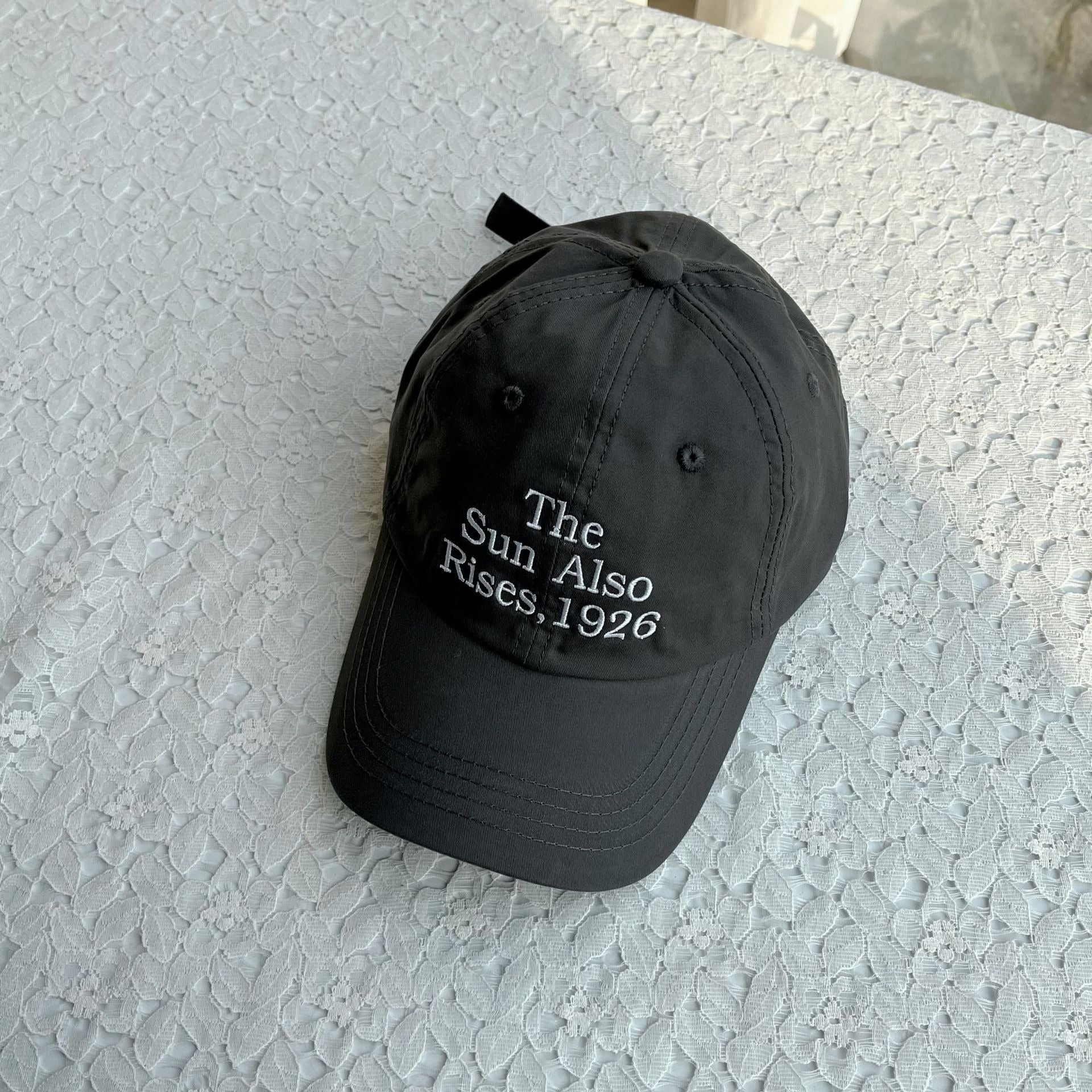 シンプルロゴキャップ