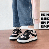 ストリートブラックピンクスニーカー