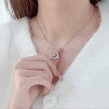 ムーンバタフライネックレス