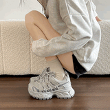 スポーツメッシュザグスニーカー