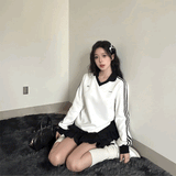 Vネックトラックユニスウェット
