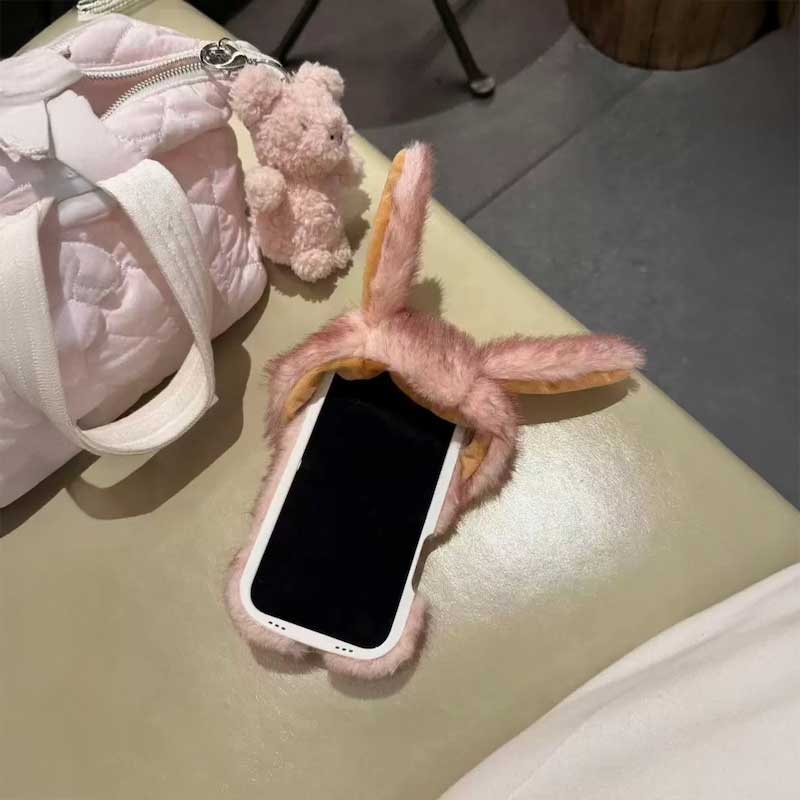 フード付きウルフファーiPhoneケース