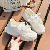 パールレースチャーム付きスニーカー