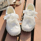 パールレースチャーム付きスニーカー