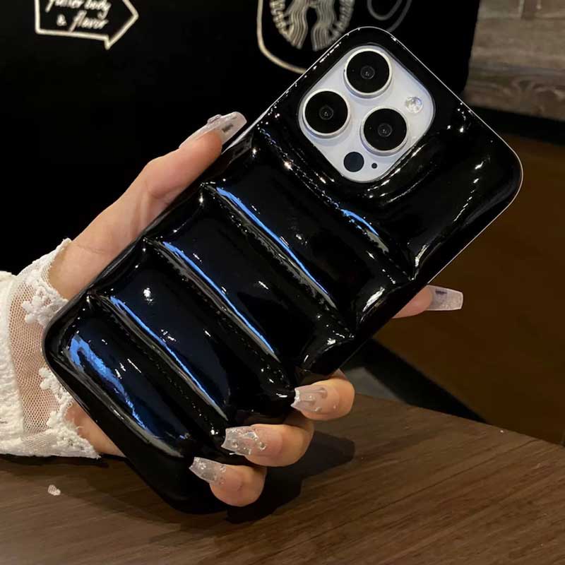 メタリックダウンジャケットiPhoneケース