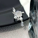 ホワイトローズイヤーカフ