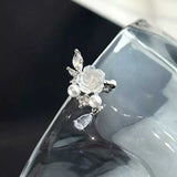 ホワイトローズイヤーカフ