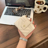 クロススタッズキルト財布