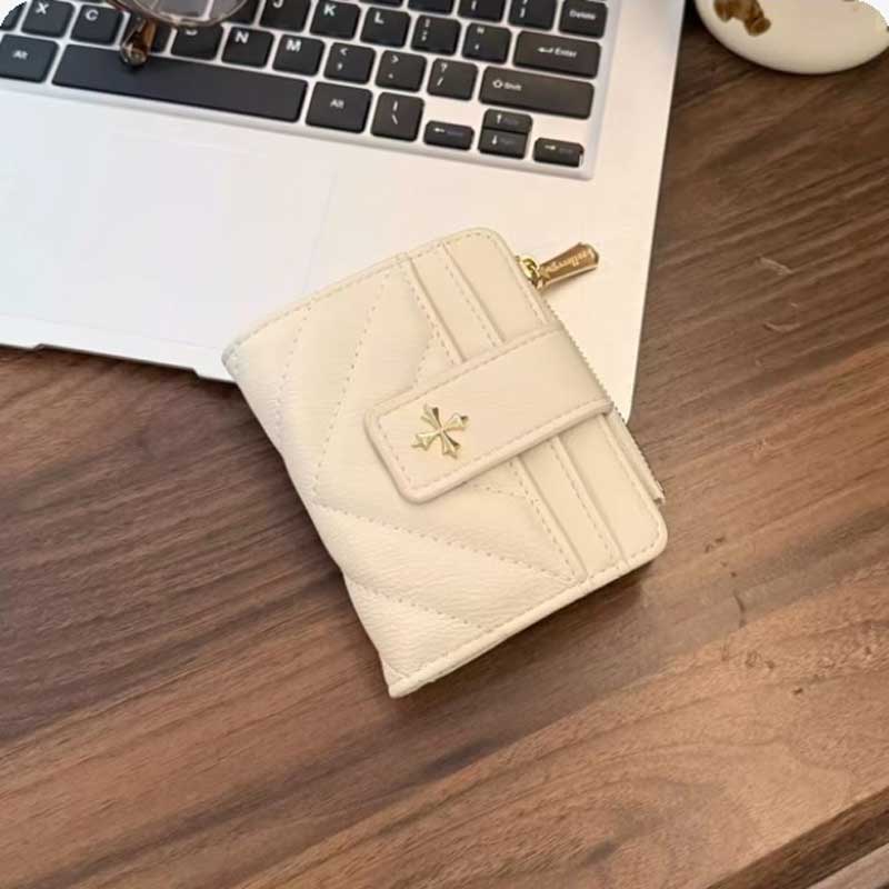 クロススタッズキルト財布