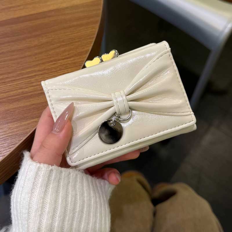 リボンアクセントチャームがま口財布