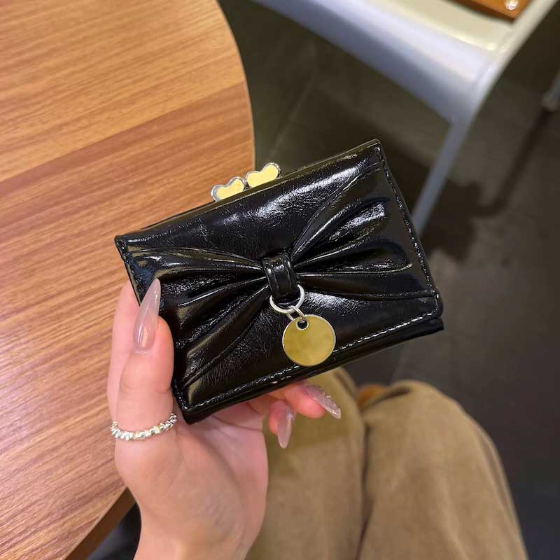 リボンアクセントチャームがま口財布