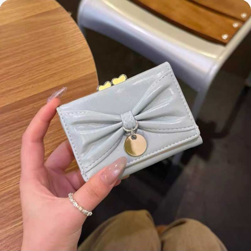リボンアクセントチャームがま口財布