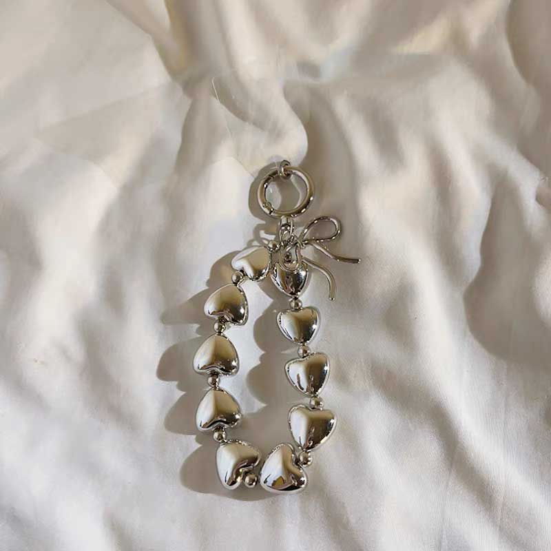 シルバーハートスマホハンドストラップ