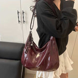 チャーム付きカーブレザーバッグ