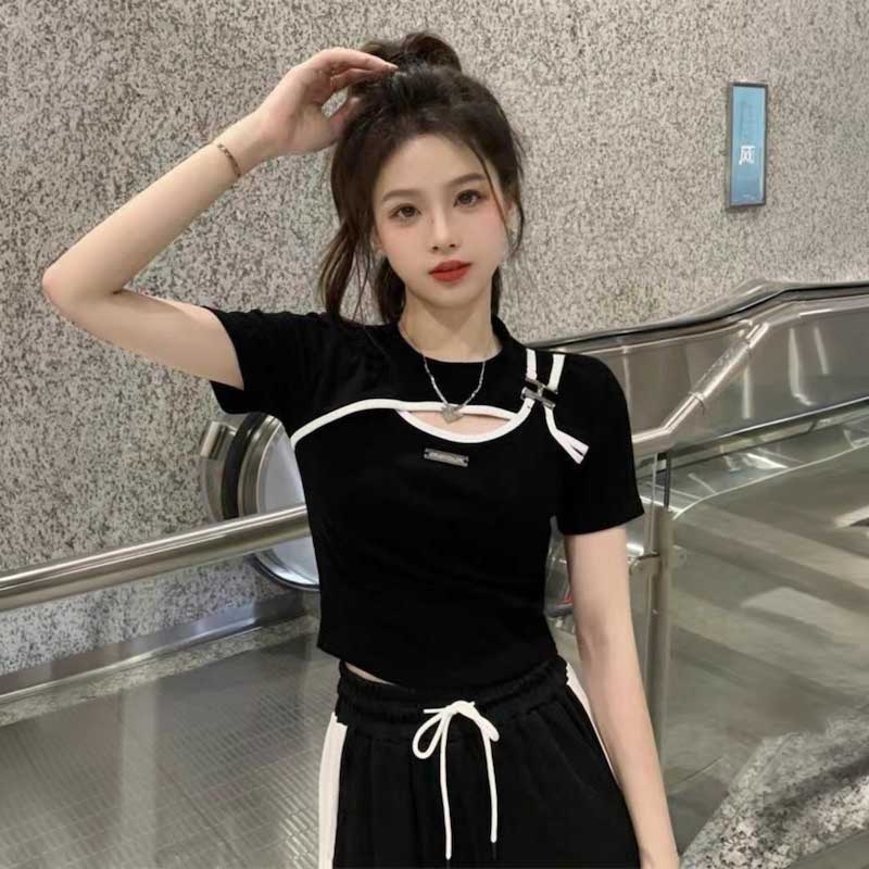 サイドバックルスリットTシャツ