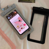 シンプルスモーキー防水スマホケース