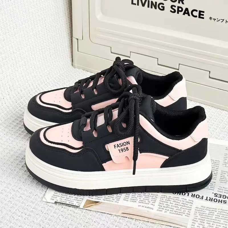 ストリートブラックピンクスニーカー