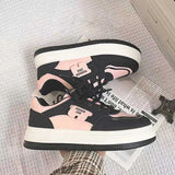 ストリートブラックピンクスニーカー