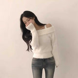 オフショルダーシャギーニット