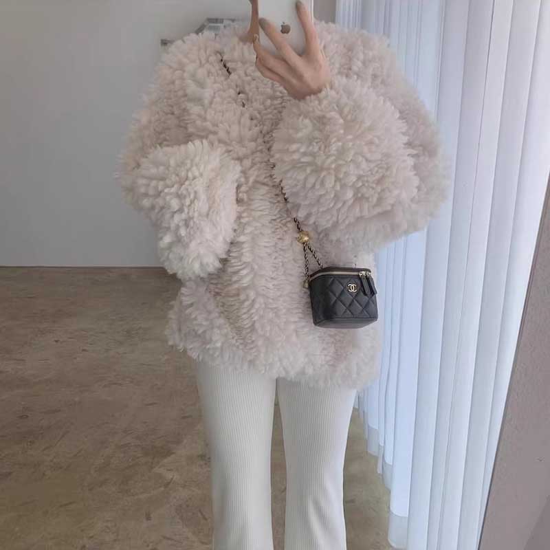 ボリュームシープボアトップス