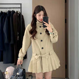 プリーツフレアトレンチコート