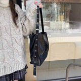 ブラックレザーハトメバッグ