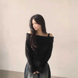 オフショルダーシャギーニット
