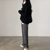 ワンポイントタグVネックニット