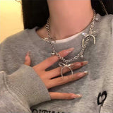 シルバートリプルリボンネックレス