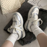 デザインスターステッチスニーカー