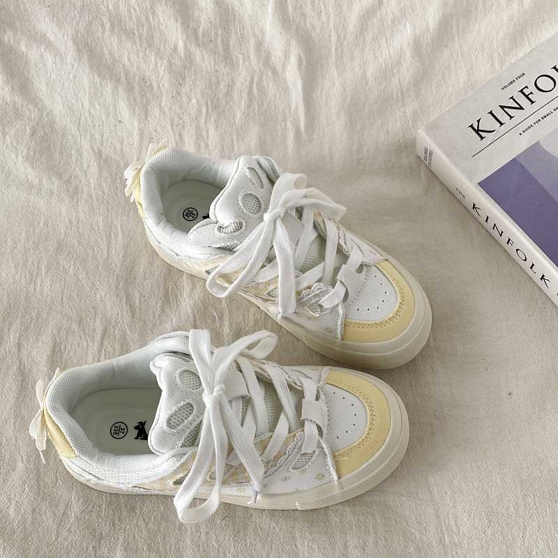 スプリングフローラルスニーカー