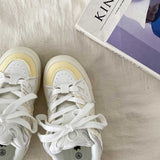 スプリングフローラルスニーカー