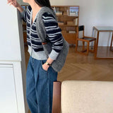 ソフトボーダーVネックカーディガン