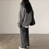 ワンポイントタグVネックニット