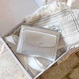 ワンボタンポケットレザーミニ財布