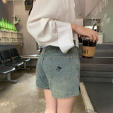 バックリボン刺繍デニムショートパンツ