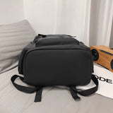 スクエアバックルアクティブリュック