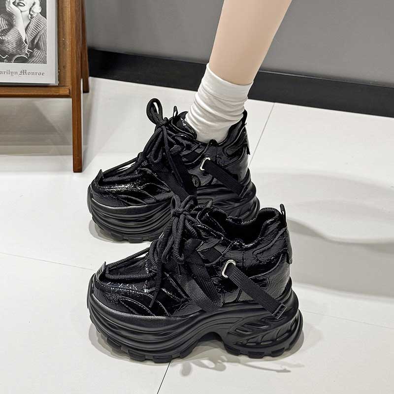 レザータッチベルトスニーカー