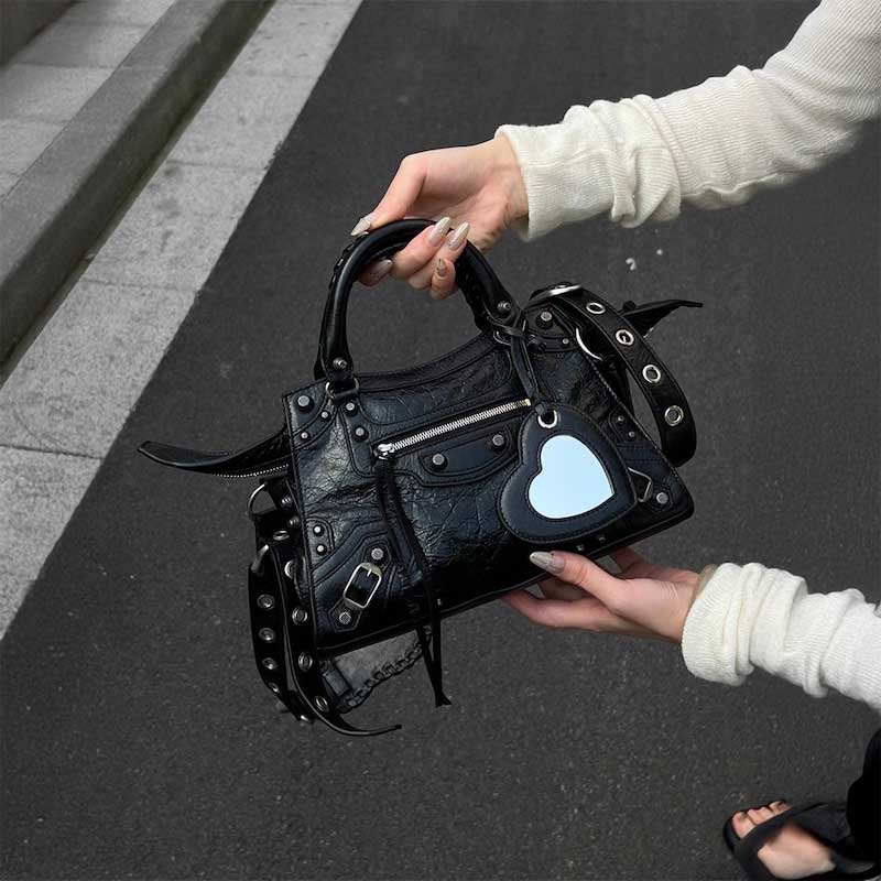 ハートミラースタッズストリートバッグ