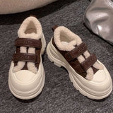 ダブルベルクロムートンスニーカー